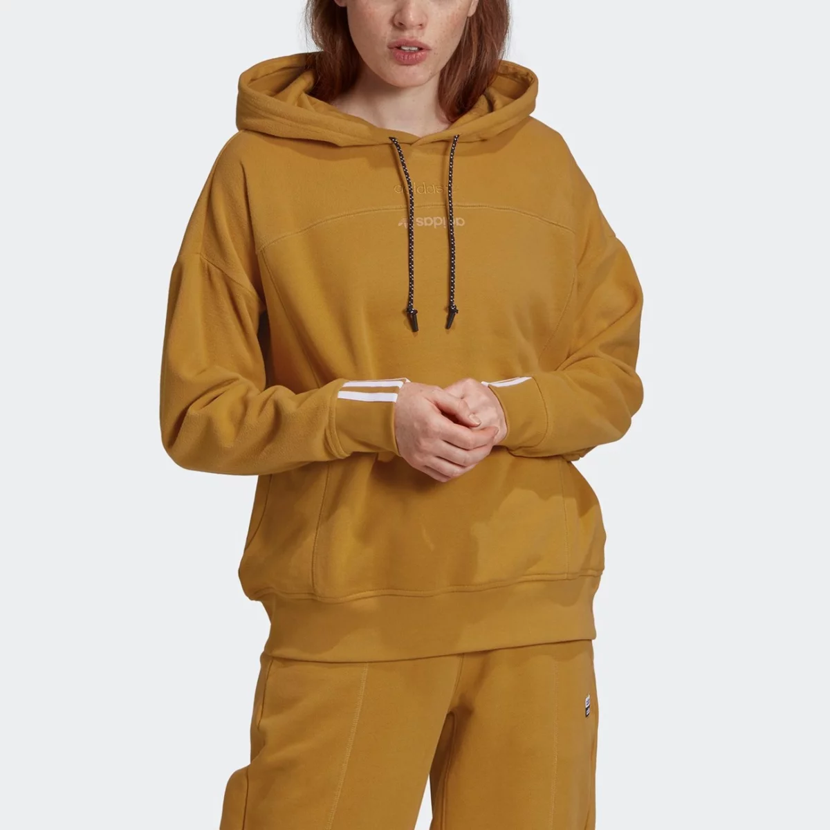 gd3896_app_on-model_front_gradient-huge-66574853deda2