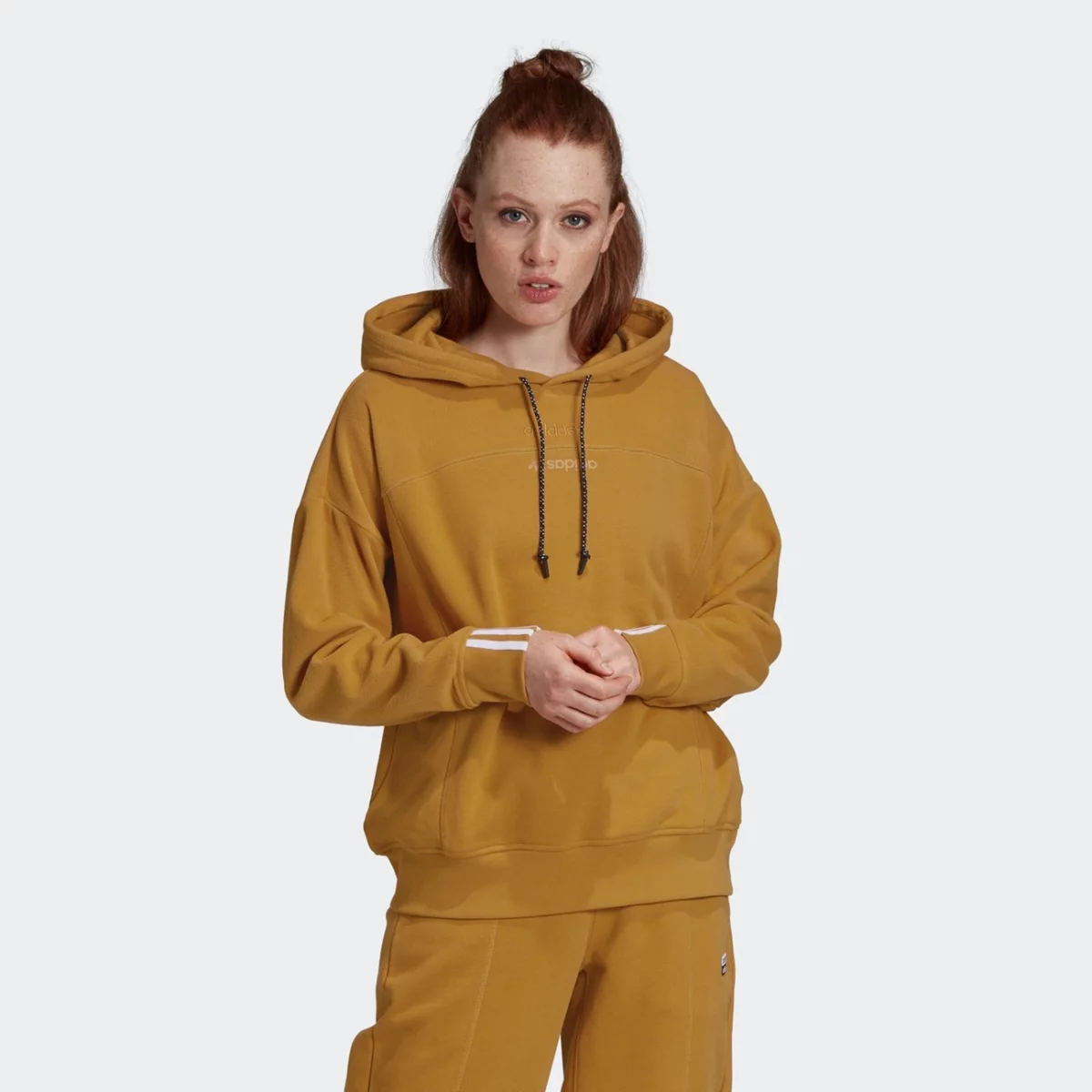 gd3896_app_on-model_standard_gradient-huge-66574850ef939