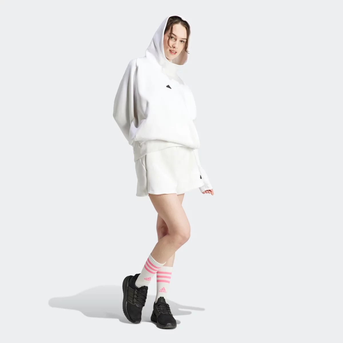 in5149_5_apparel_on-model_walking-view_grey-huge-6657a73c67038