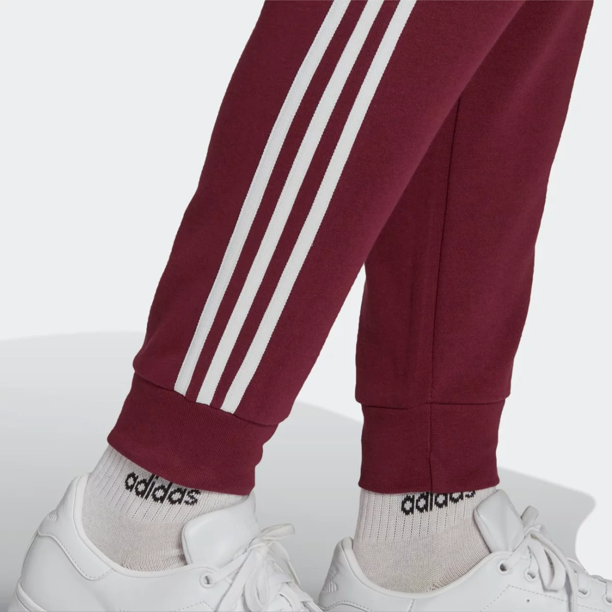 h06687_app_on-model_detail-2_gradient-huge-6657630fab8b8