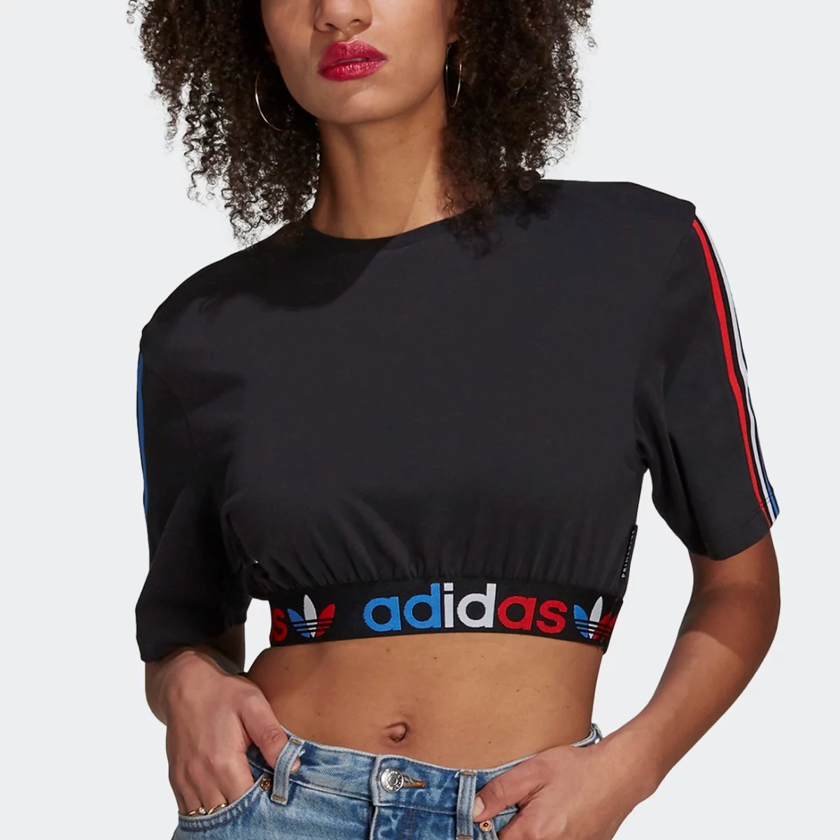 gn2932_app_on-model_front_gradient-huge-665756f4aa0d6