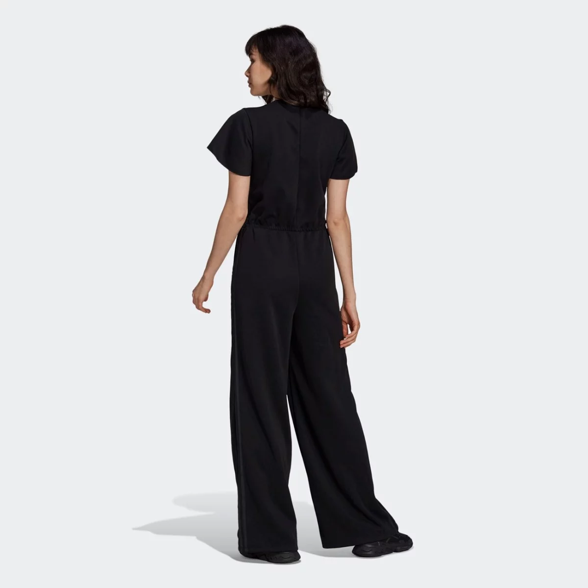 gn3120_app_on-model_back_gradient-huge-665756cd48a0a