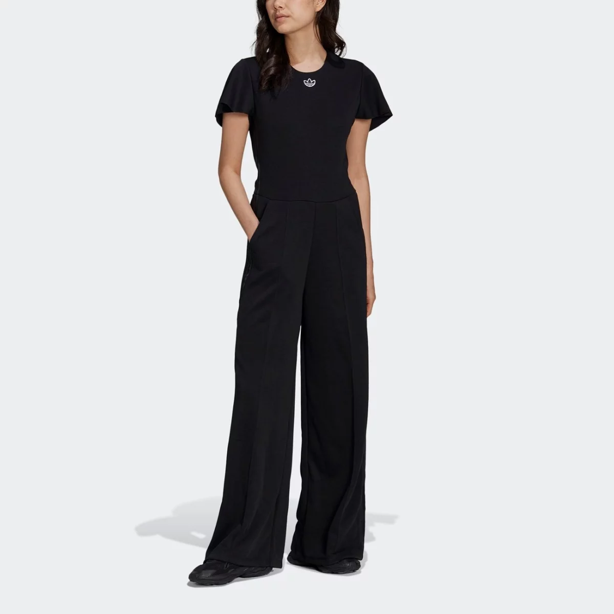 gn3120_app_on-model_front_gradient-huge-665756c630429
