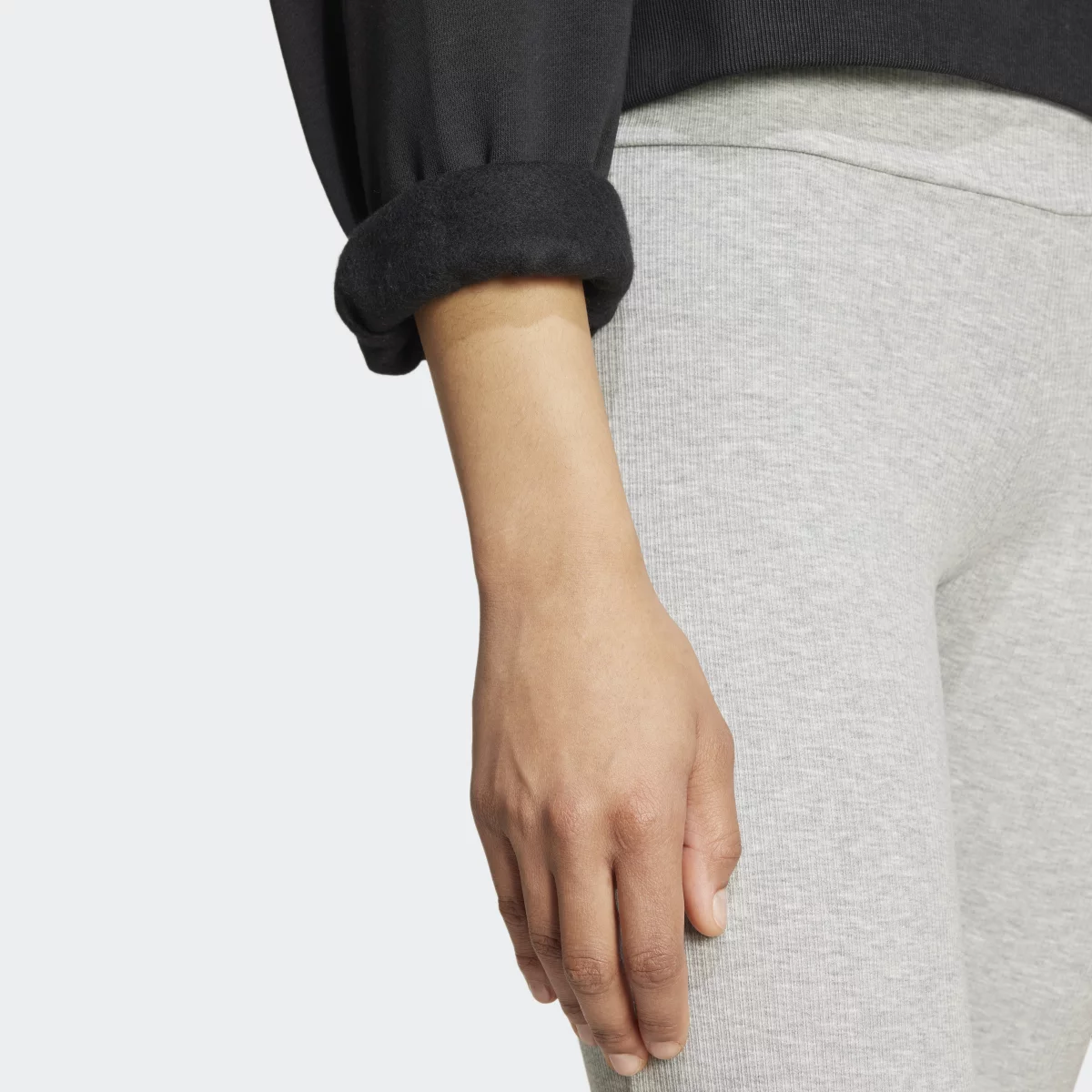 67124f20208f7IW0953_8_APPAREL_On_Model_Detail_View_2_grey