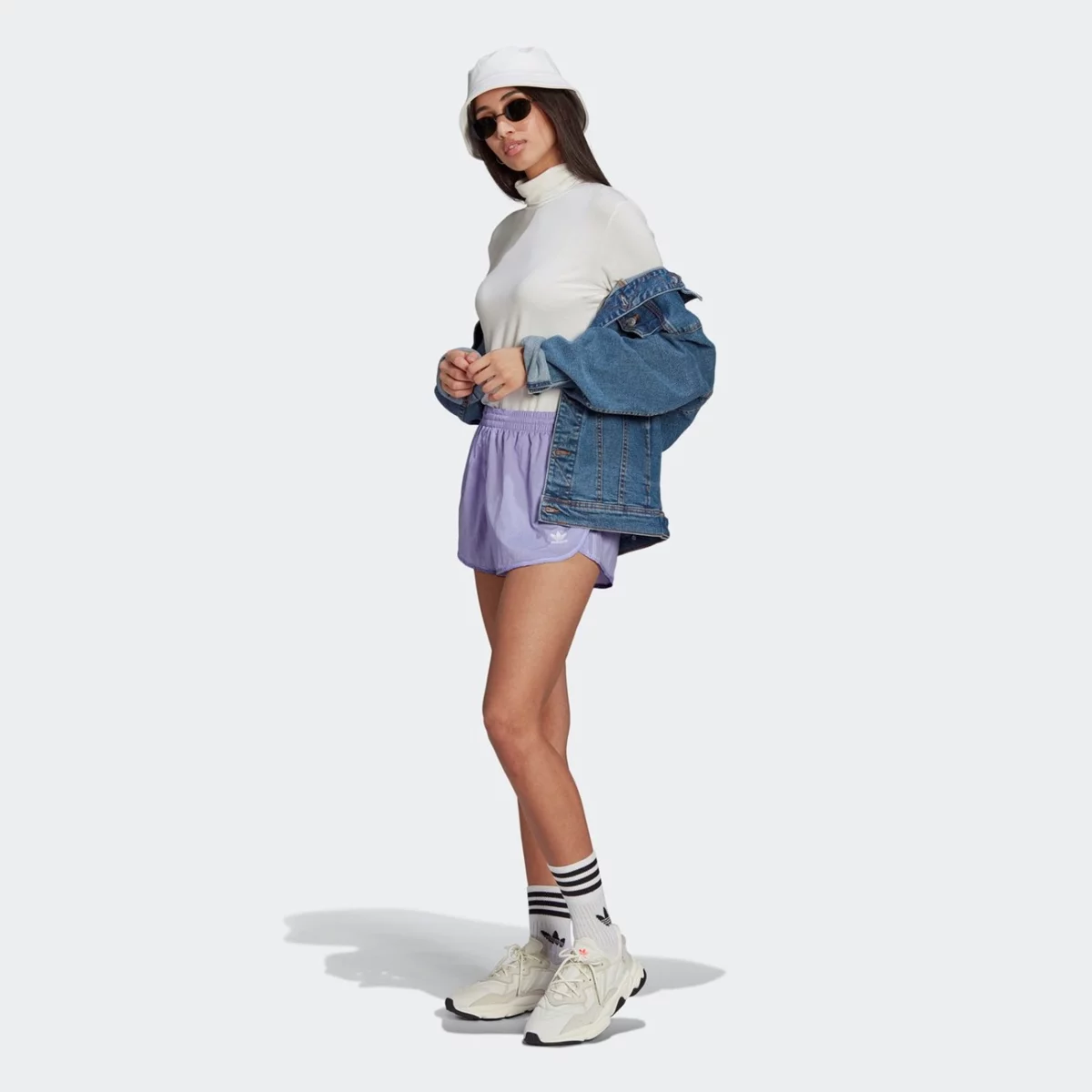 gn6766_app_on-model_standard-outfit_gradient-huge-665752f51bb55