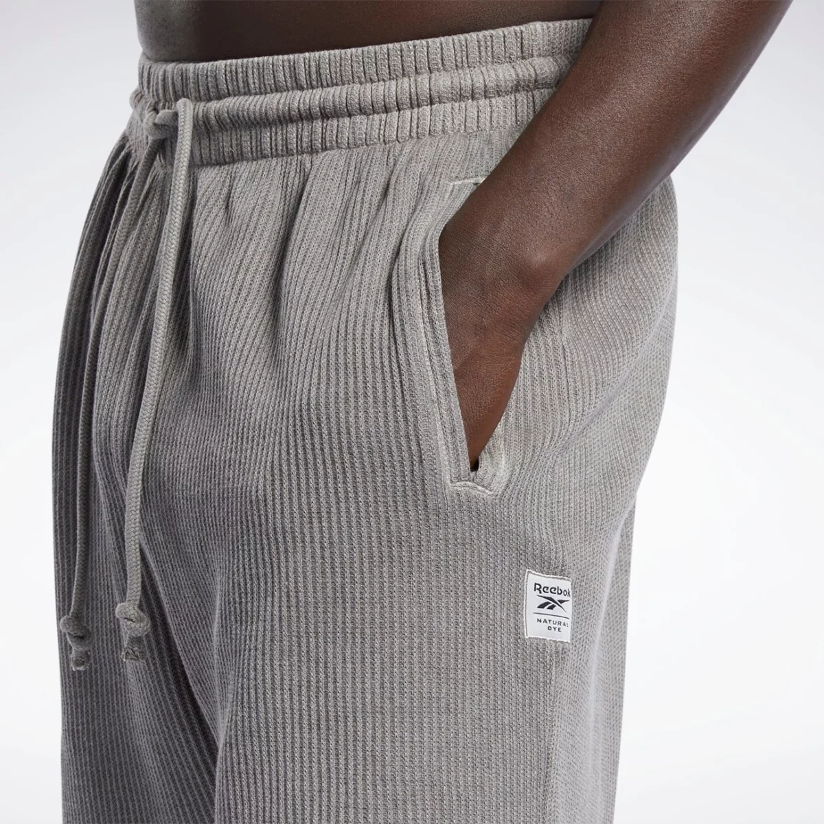 hb5971_app_on-model_detail-1_gradient-huge-6657795b0ddc5