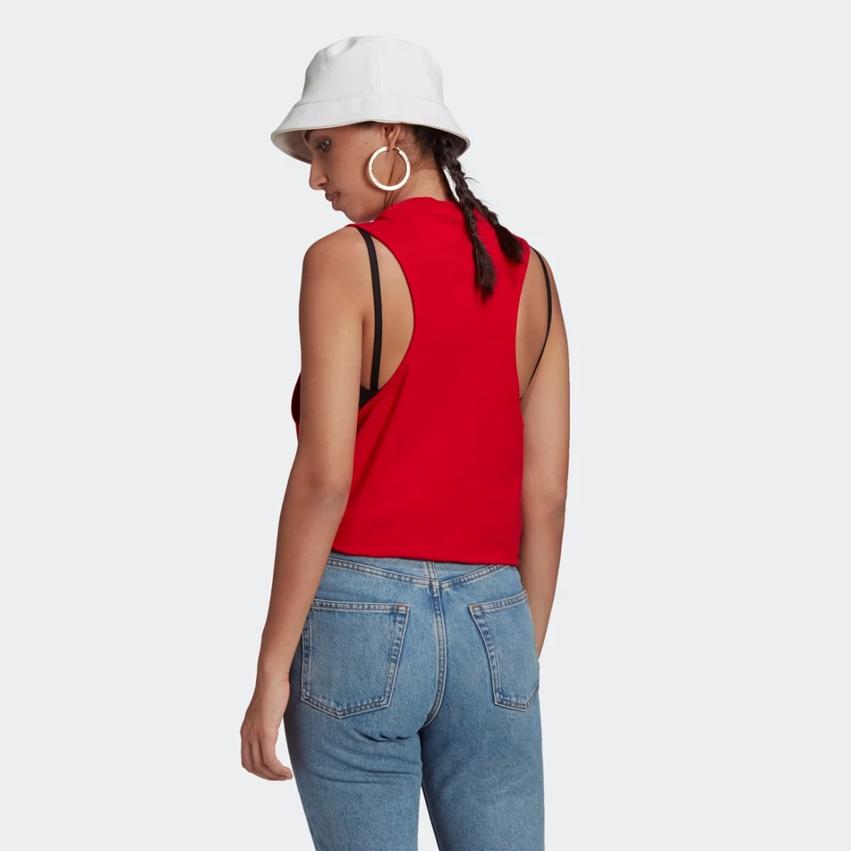 gn2889_app_on-model_back_gradient-huge-66575515bb552