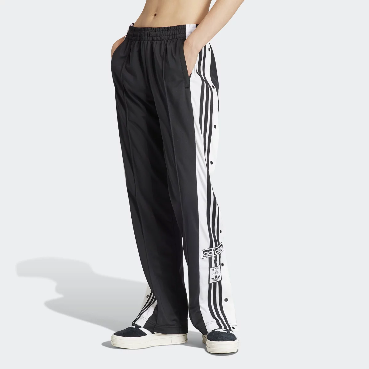 672c90e8ccb90IU2519_3_APPAREL_On_Model_Standard_View_grey