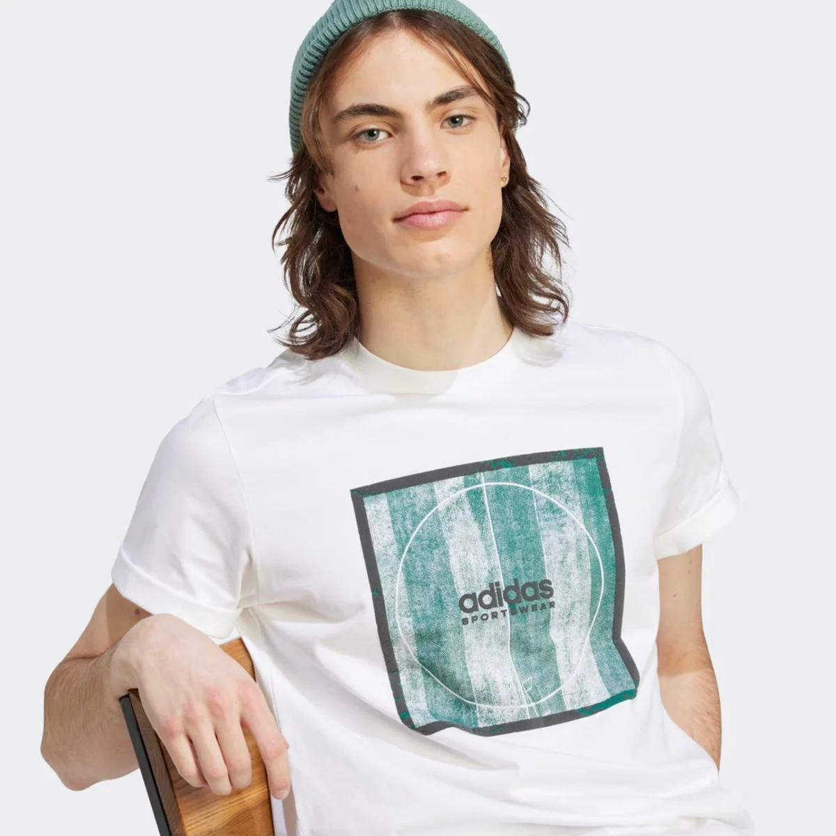 ii3595_8_apparel_on-model_detail-view-1_grey-huge-6657a5475b459