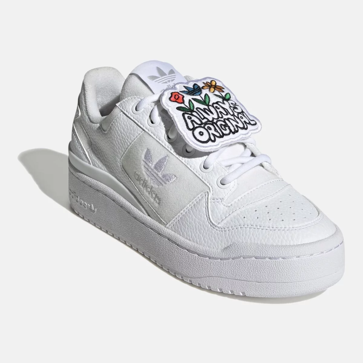 gw0590_6_footwear_photography_front-lateral-top-view_white-huge-66580ad17322d
