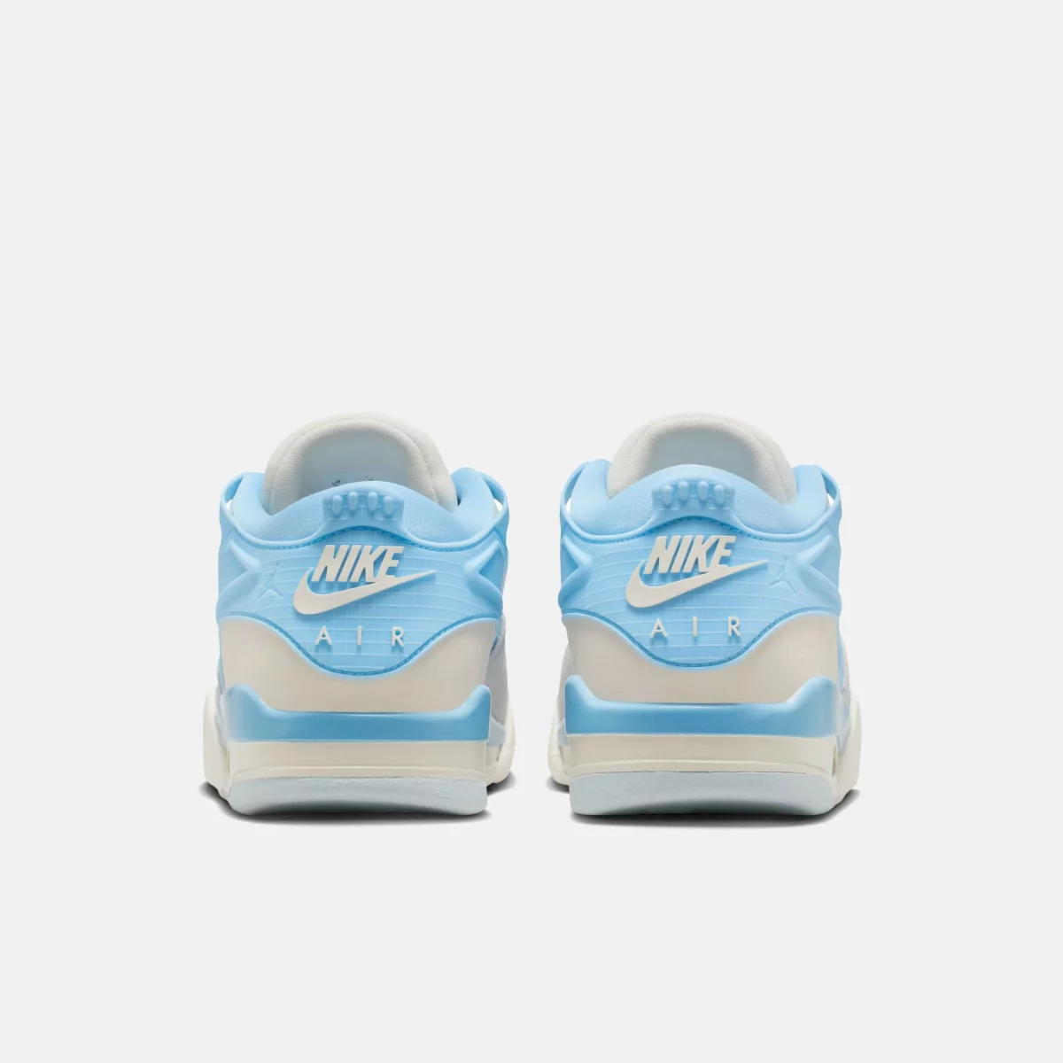 698d9a9bbc833air_jordan_4RM_gynaikeia_sneakers_2_