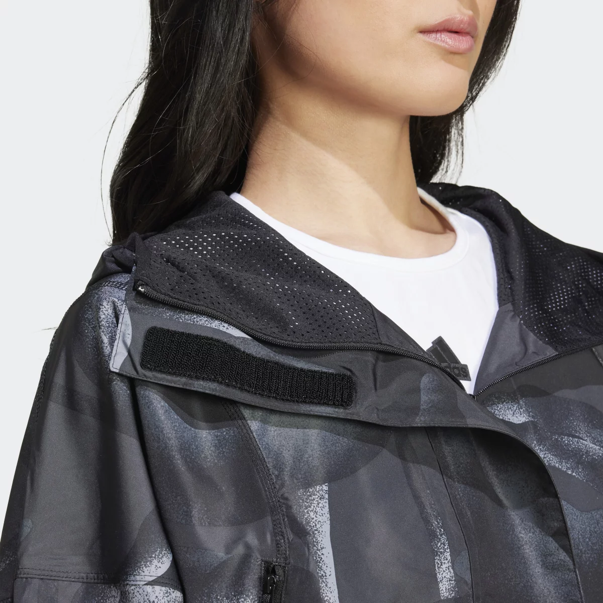 6708f0117f86bIM4956_7_APPAREL_On_Model_Detail_View_1_grey
