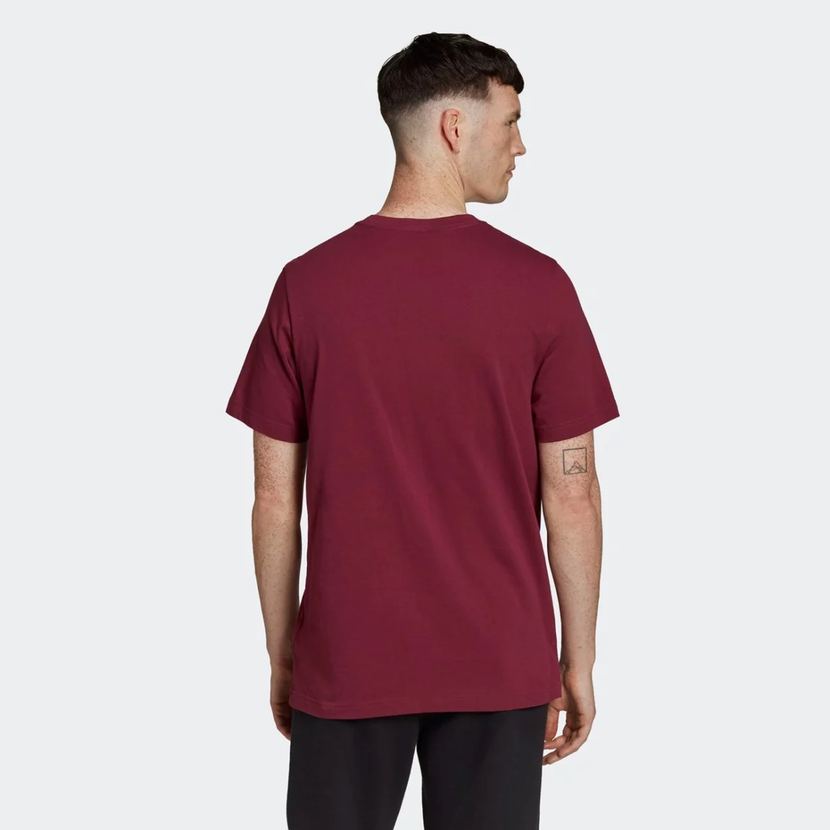 h34635_app_on-model_back_gradient-huge-6657660dde754