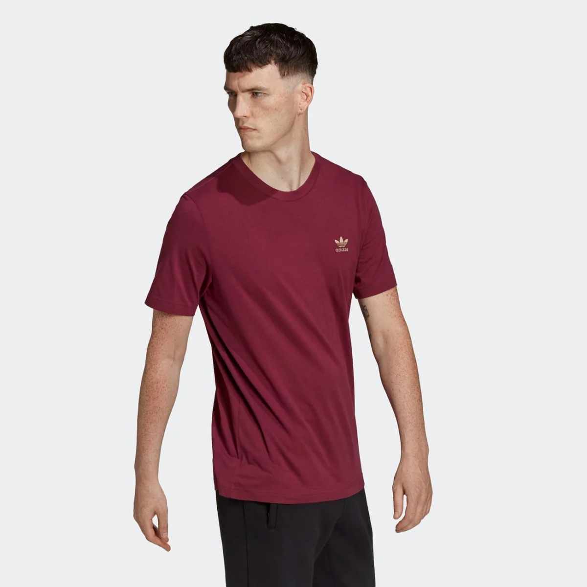 h34635_app_on-model_walking_gradient-huge-6657660c6d6f9