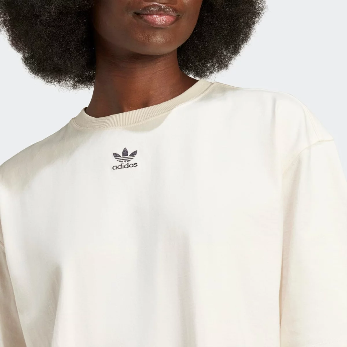 ir5926_7_apparel_on-model_detail-view-1_grey-huge-6657b2eb93e80