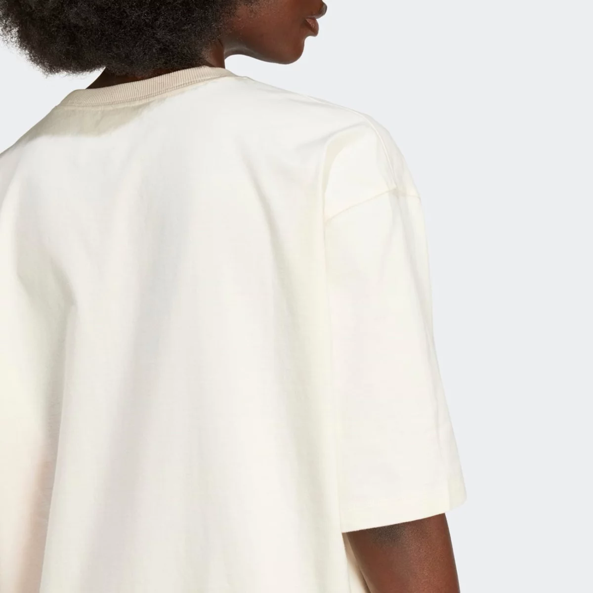 ir5926_8_apparel_on-model_detail-view-2_grey-huge-6657b2ed98505
