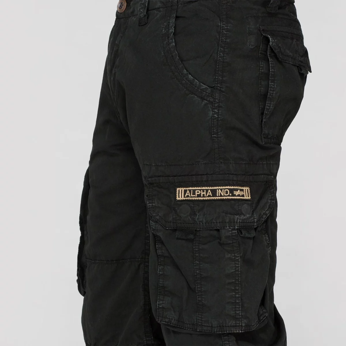 191200-03-alpha-industries-jet-short-short-004-huge-6657585ac798f