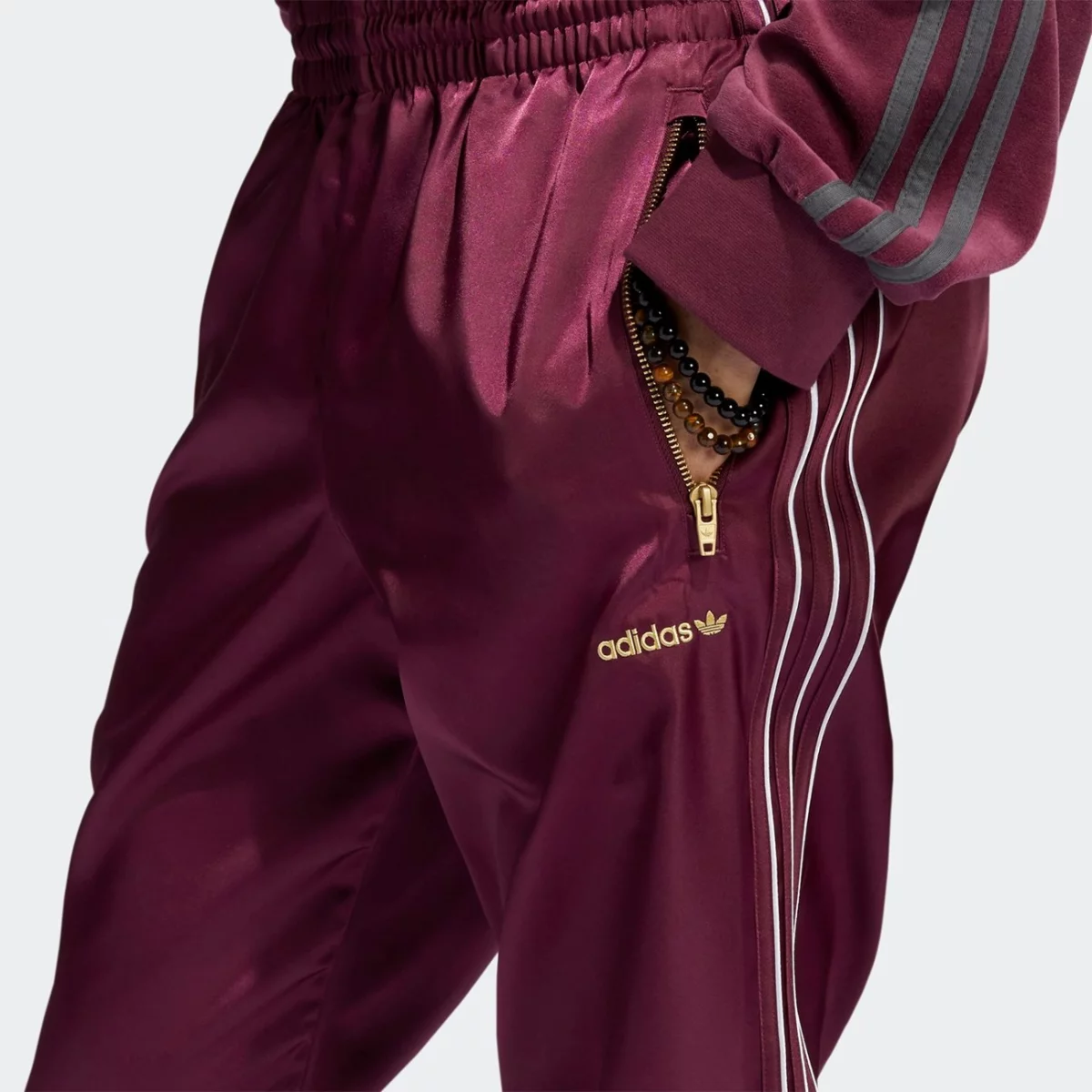 h31293_app_on-model_detail-1_gradient-huge-665764e26ad9a