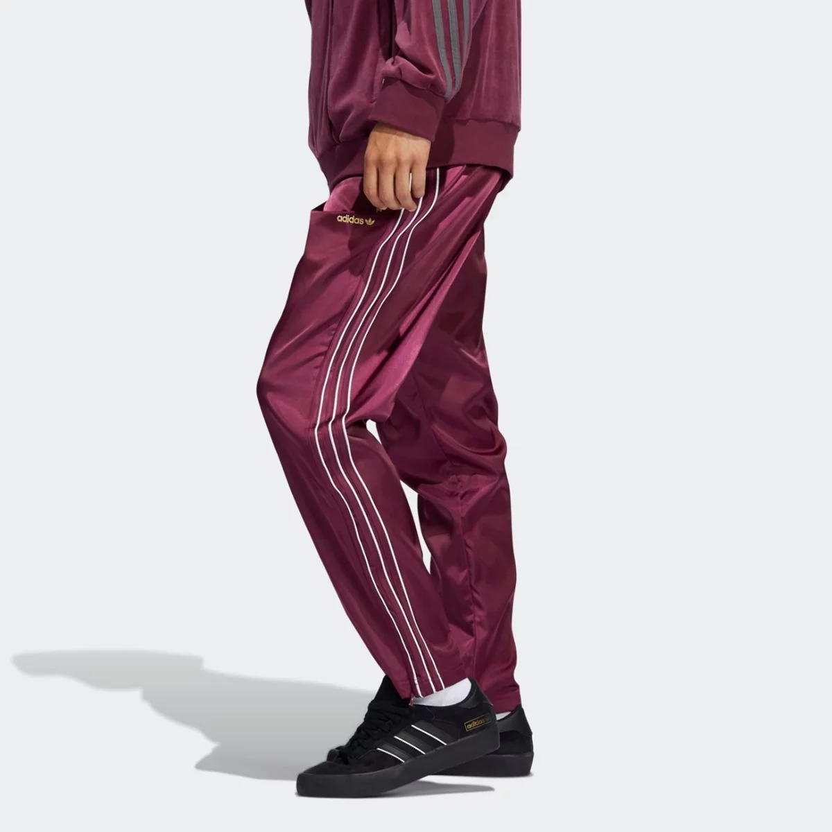 h31293_app_on-model_standard_gradient-huge-665764e5c5433