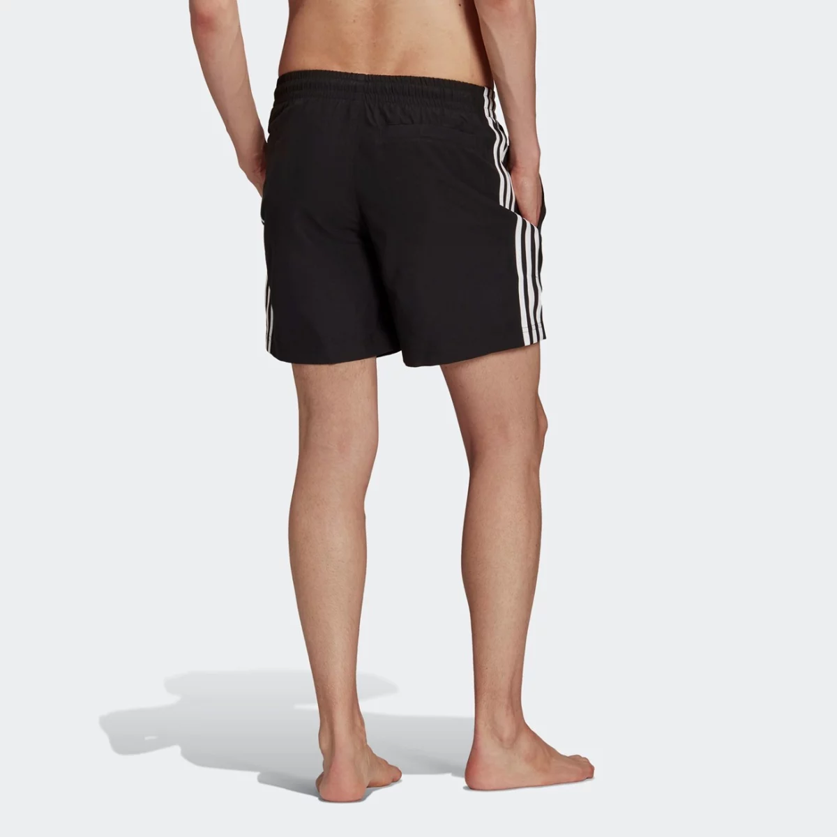 h06701_app_on-model_back_gradient-huge-665777f249aa3