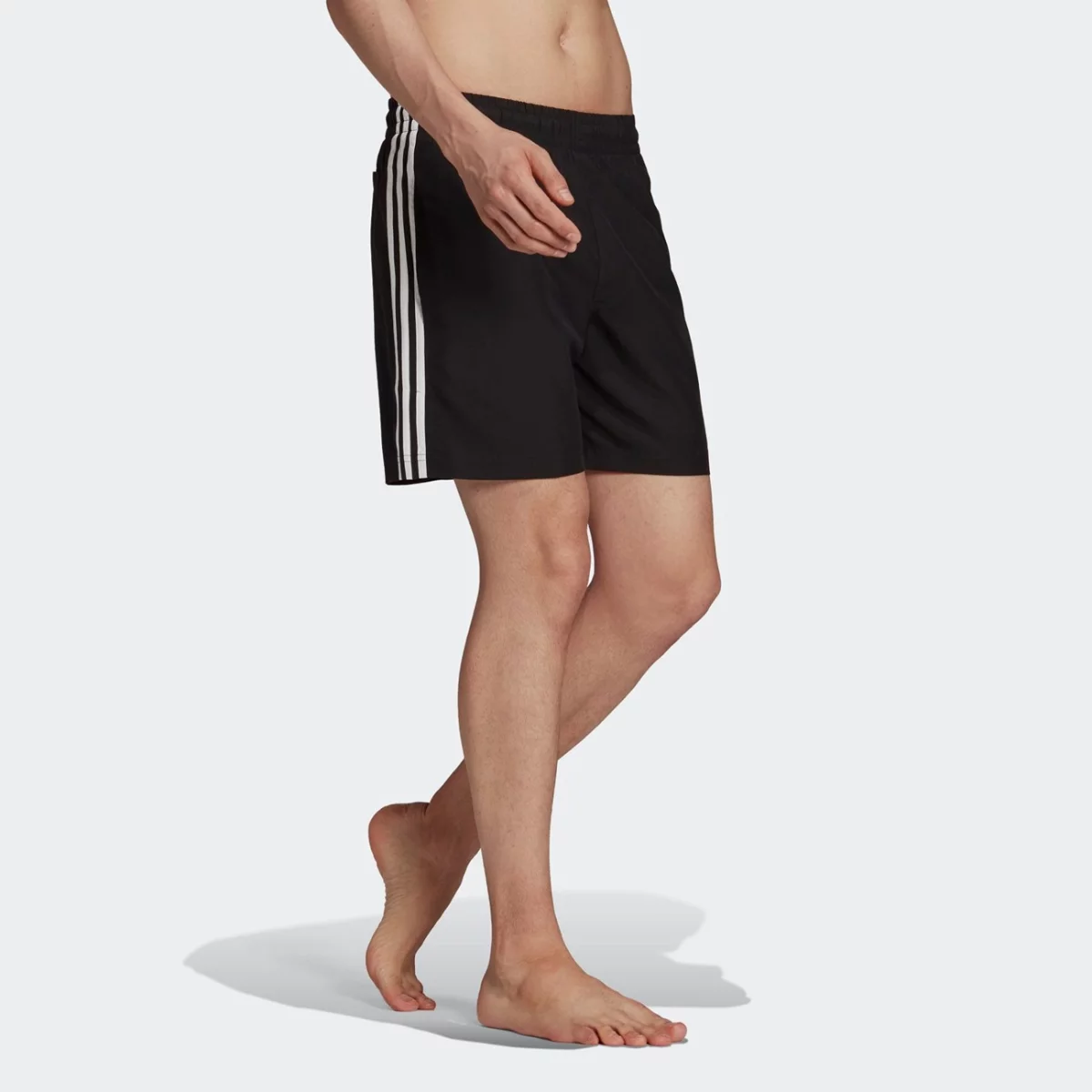 h06701_app_on-model_walking_gradient-huge-665777f3d14c4