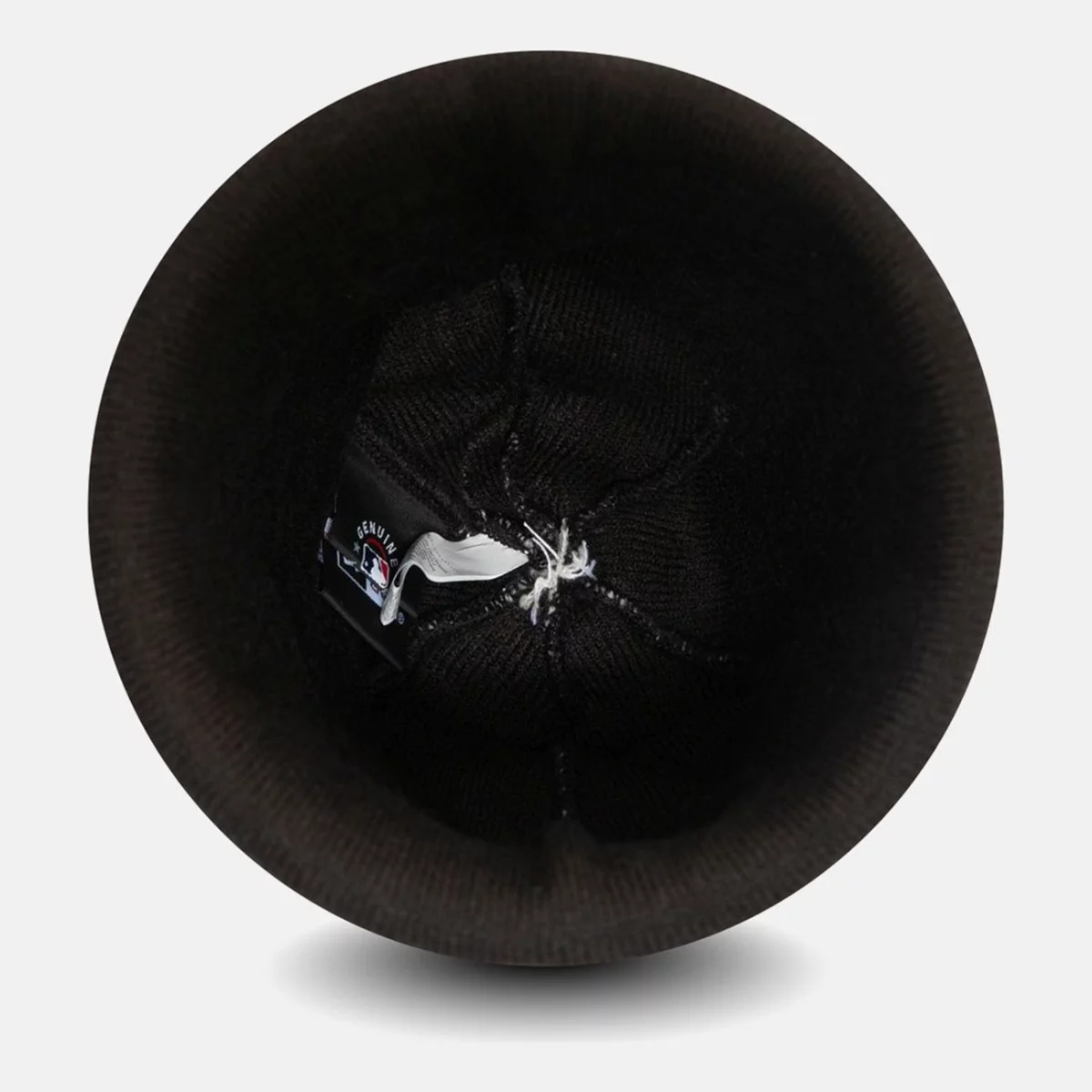 new-york-yankees-black-camo-cuff-bobble-beanie-hat-60141904-bottom-huge-66576fd7bc502