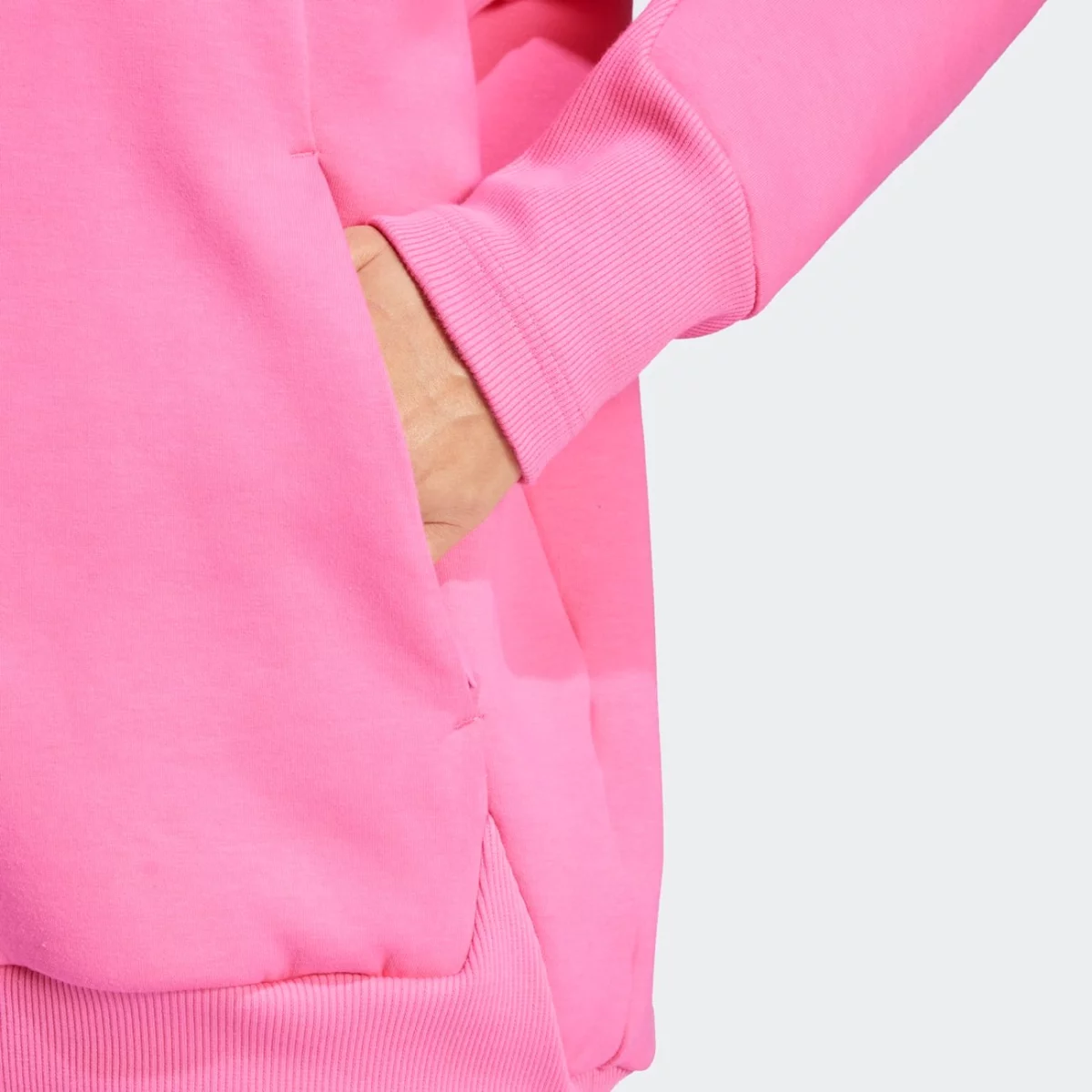 in5117_9_apparel_on-model_detail-view-3_grey-huge-6657a71bcce11