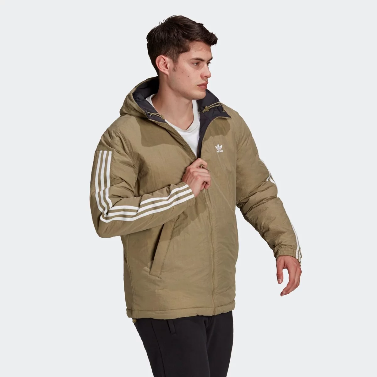 h14121_app_on-model_walking_gradient-huge-665761d3c4d51