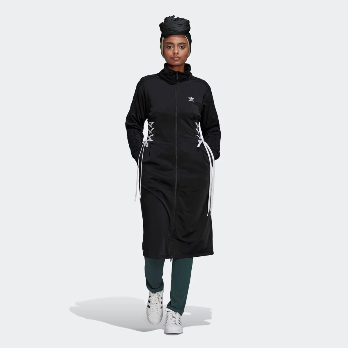 hk5075_3_apparel_on-model_standard-view_grey-huge-665794d67f484