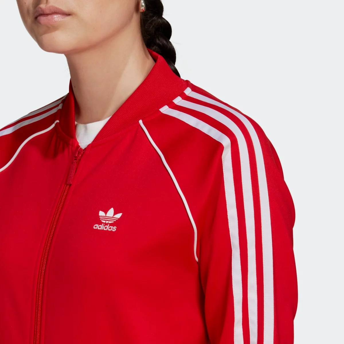 he9562_app_on-model_detail-1_gradient-huge-665775a78bcd3