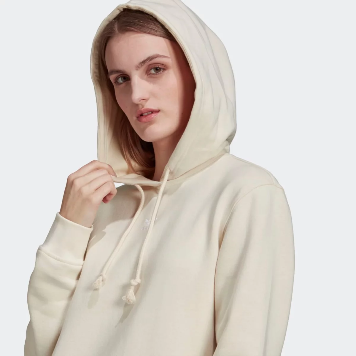 h34729_7_apparel_on-model_detail-view-1_grey-huge-665794322f353