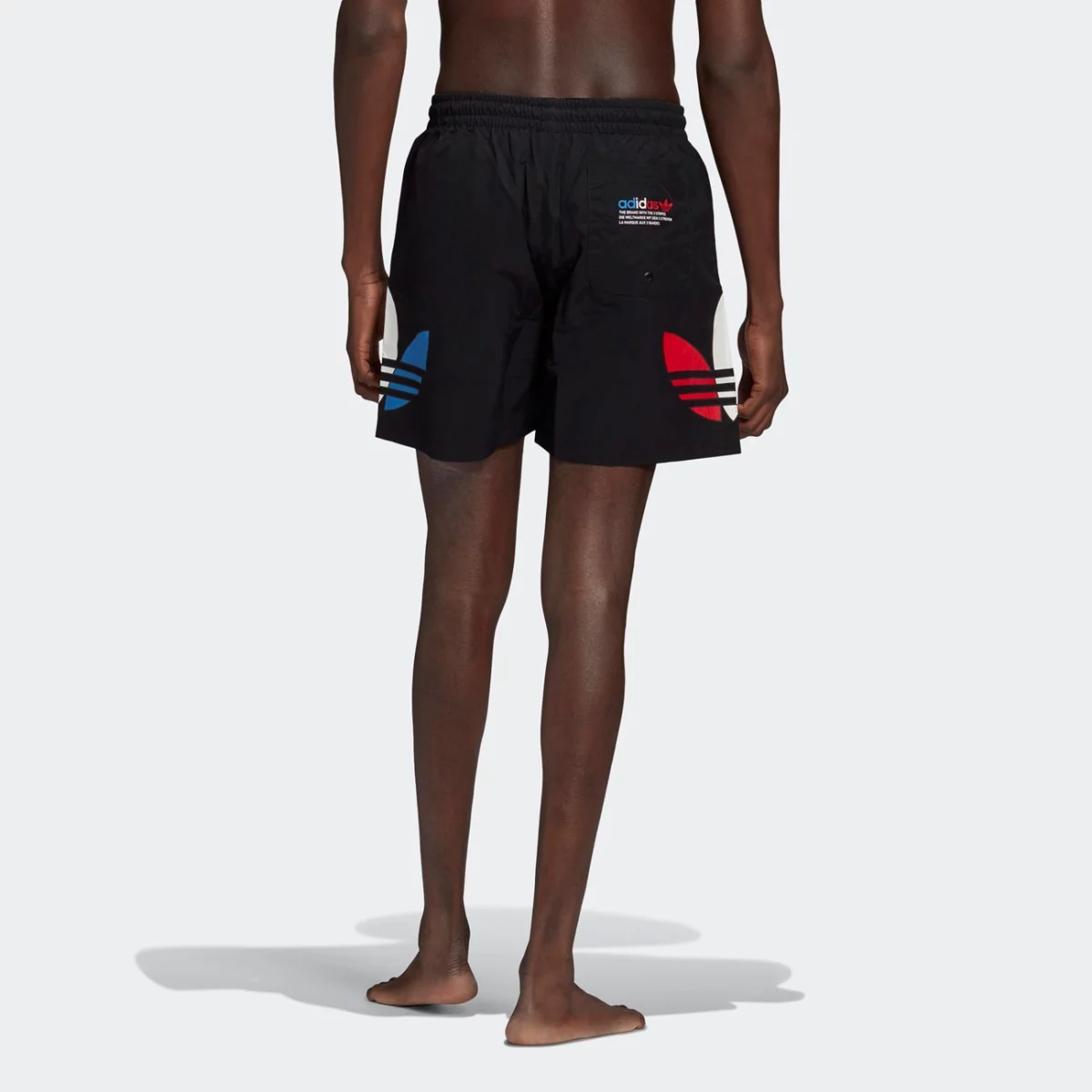 gn3568_app_on-model_back_gradient-huge-66575374552e4