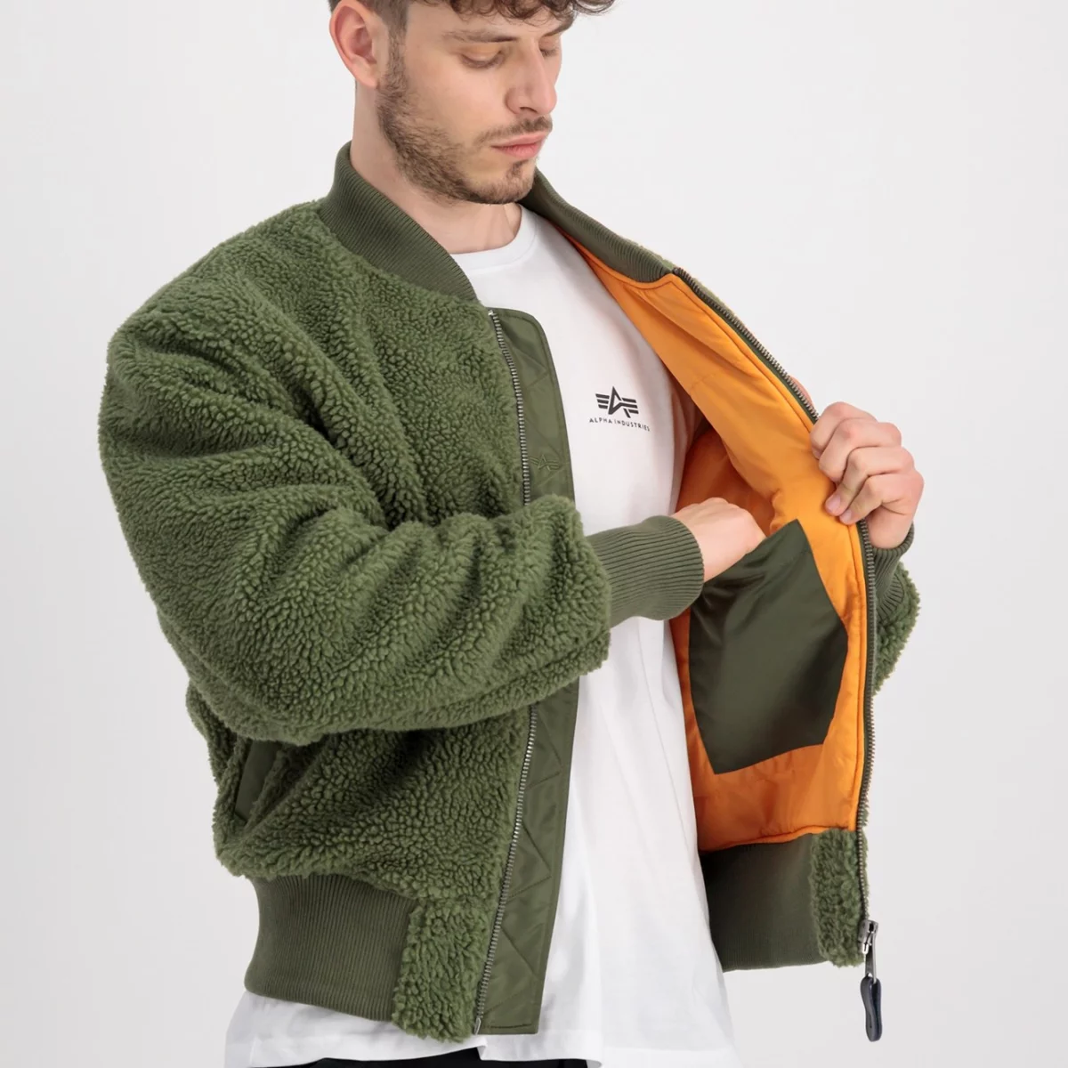 108102-01-alpha-industries-ma-1-teddy-002-huge-665791530fe4d