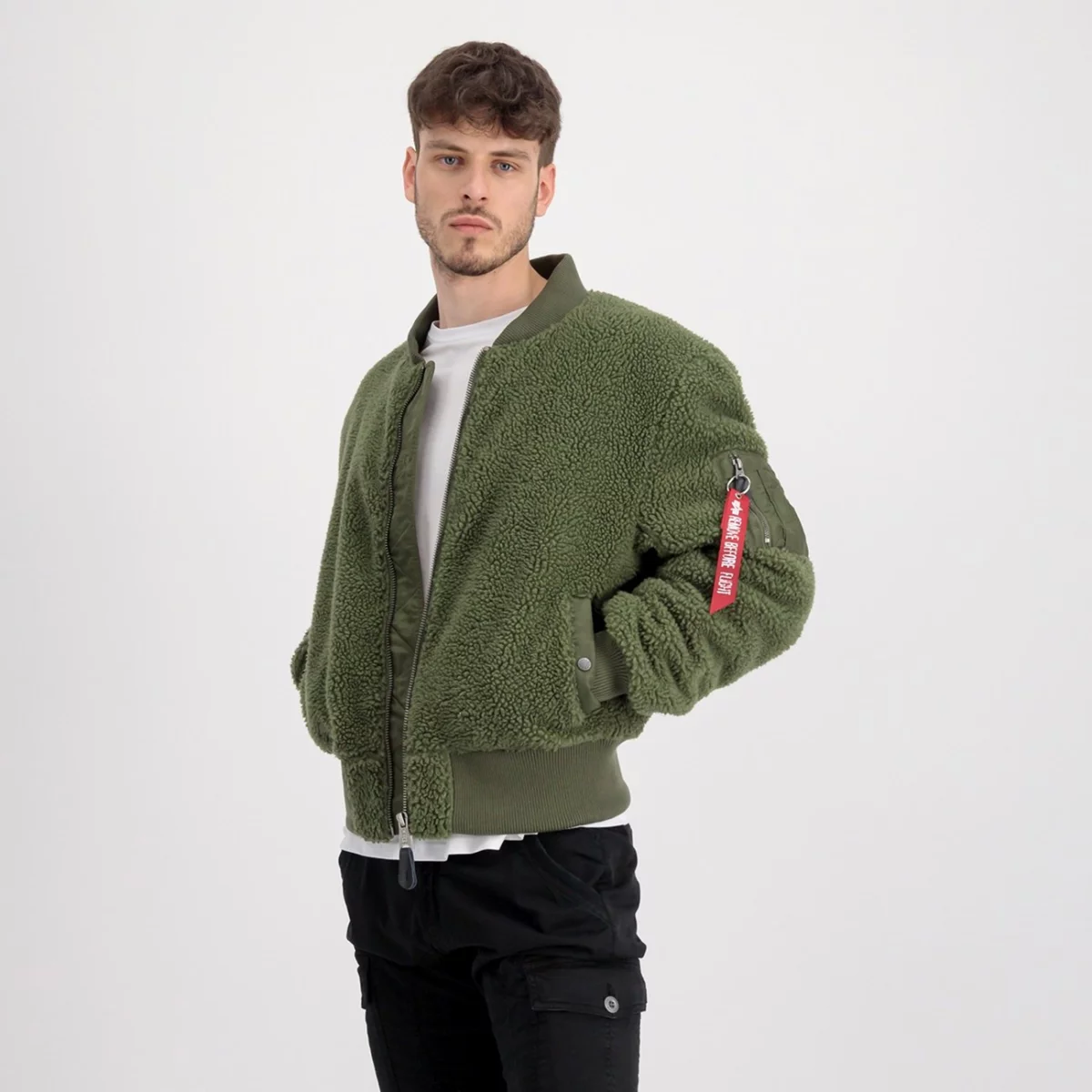 108102-01-alpha-industries-ma-1-teddy-005-huge-6657914ccbc6d