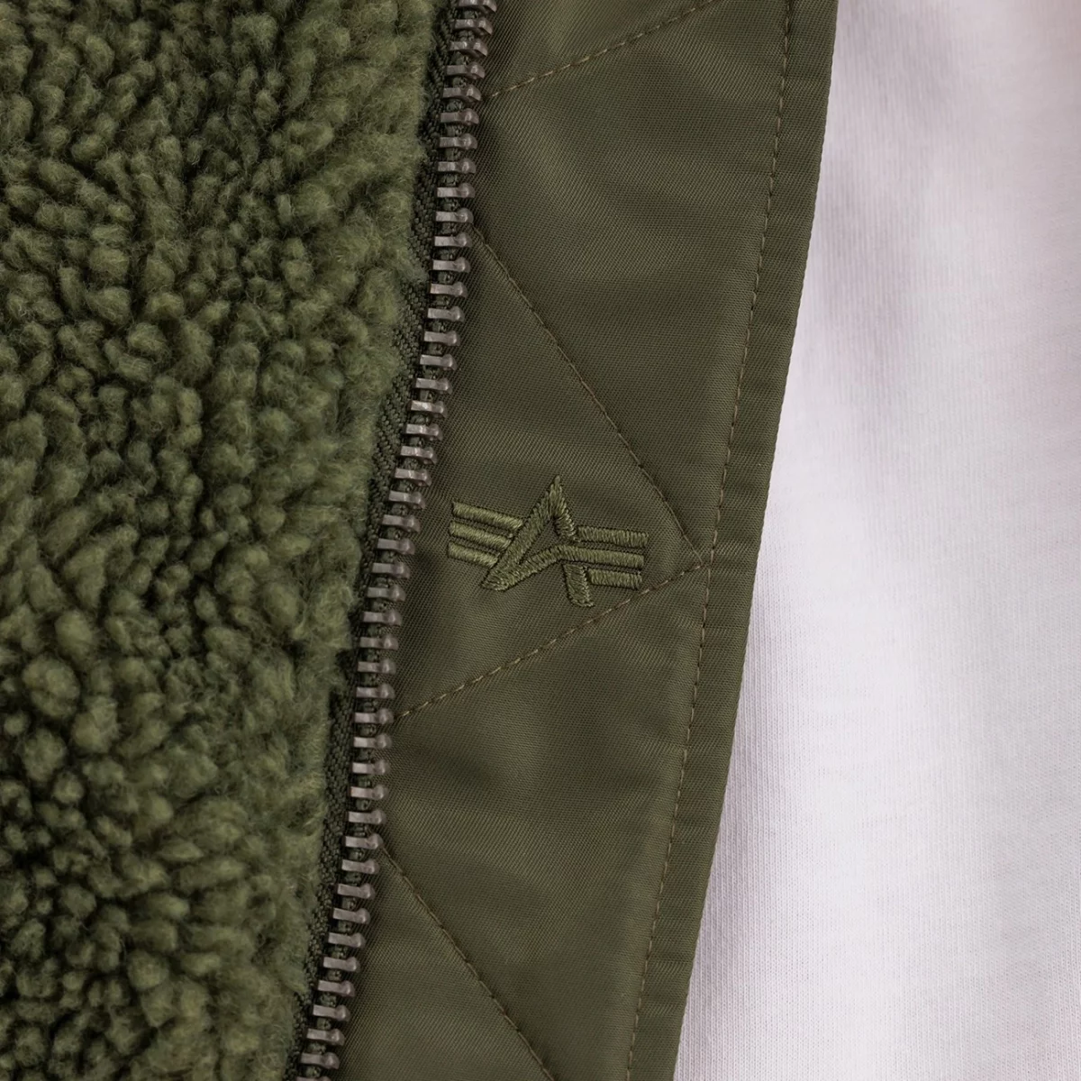108102-01-alpha-industries-ma-1-teddy-009-huge-6657915872f05