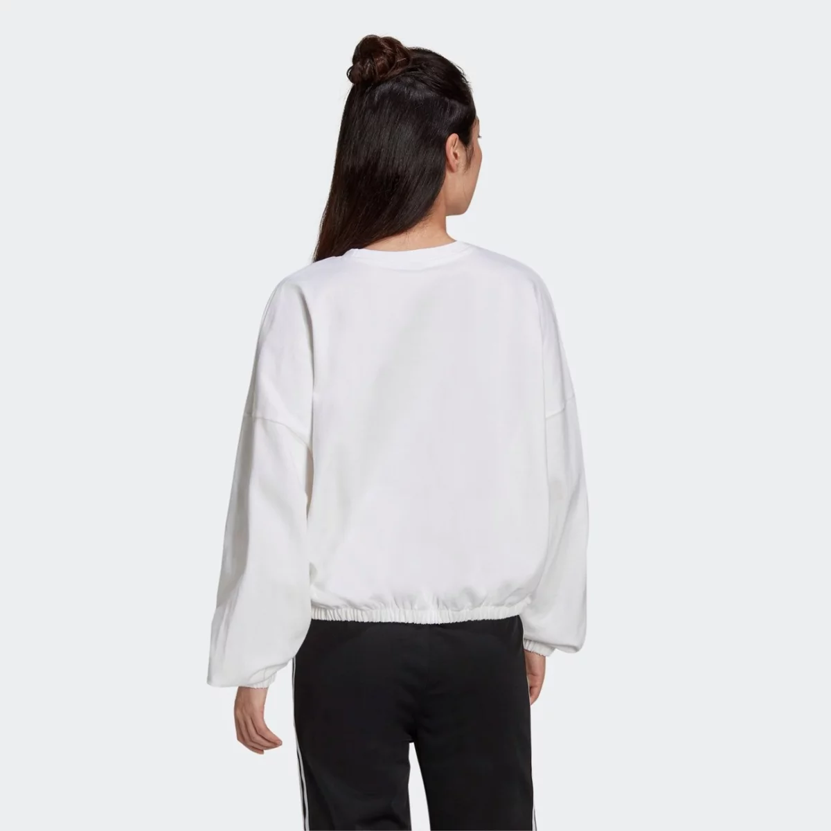 h17943_app_on-model_back_gradient-huge-665761758ca3b