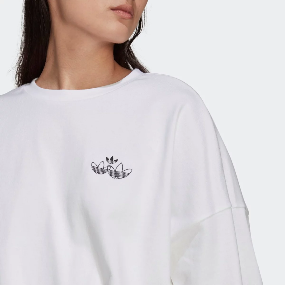 h17943_app_on-model_detail-1_gradient-huge-66576176eb2f4