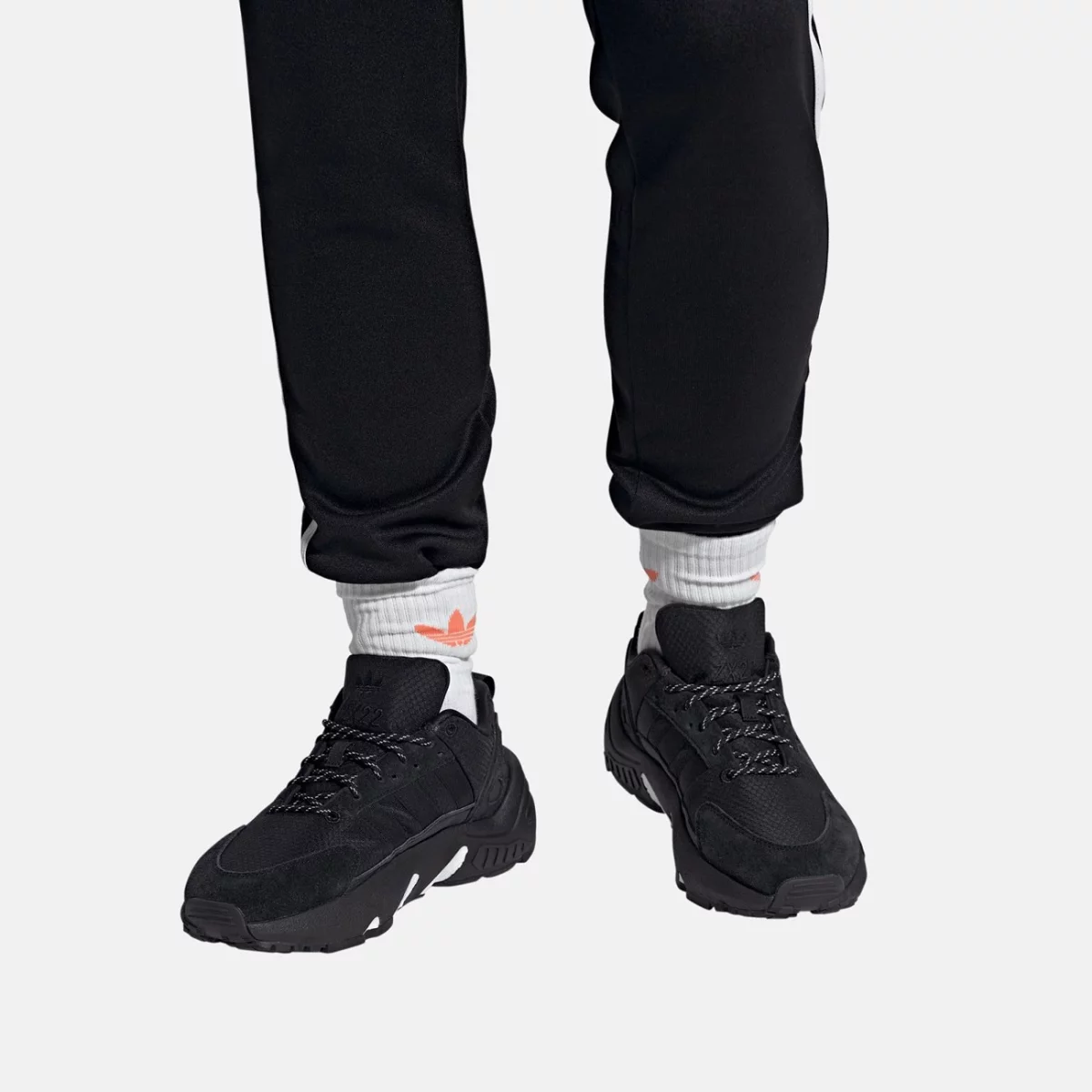 gy6701_11_footwear_on-model_front-view_transparent-huge-66581e2c38ba1