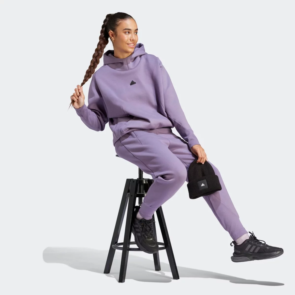 in5139_5_apparel_on-model_walking-view_grey-huge-6657a73294a34