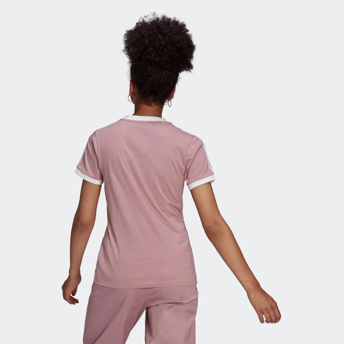 hb9485_app_on-model_back_gradient-huge-66577a971165c