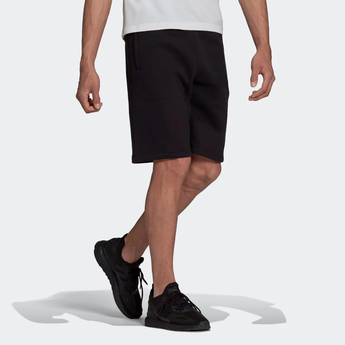 h34681_app_on-model_walking_gradient-huge-665778cf6075b