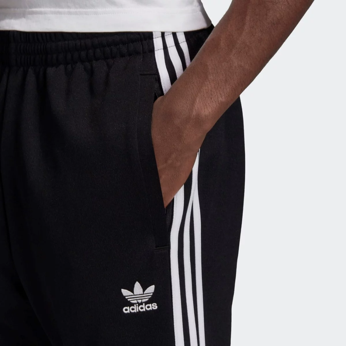 gf0210_app_on-model_detail-1_gradient-huge-66575738db123