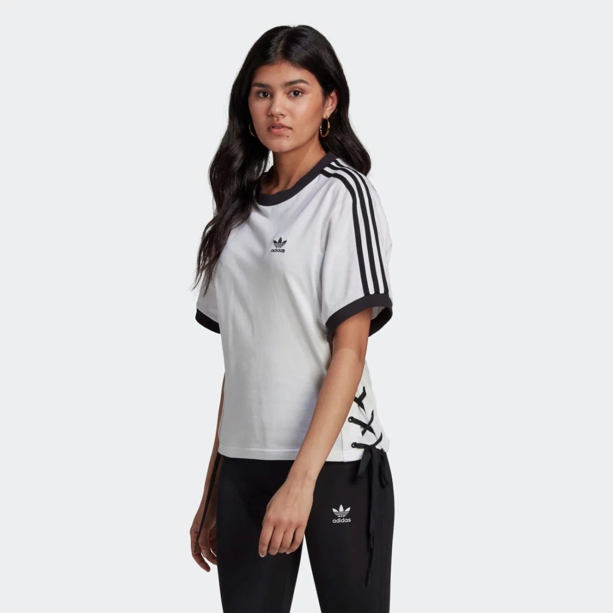 hk5062_3_apparel_on-model_standard-view_grey-huge-665794f9cddce