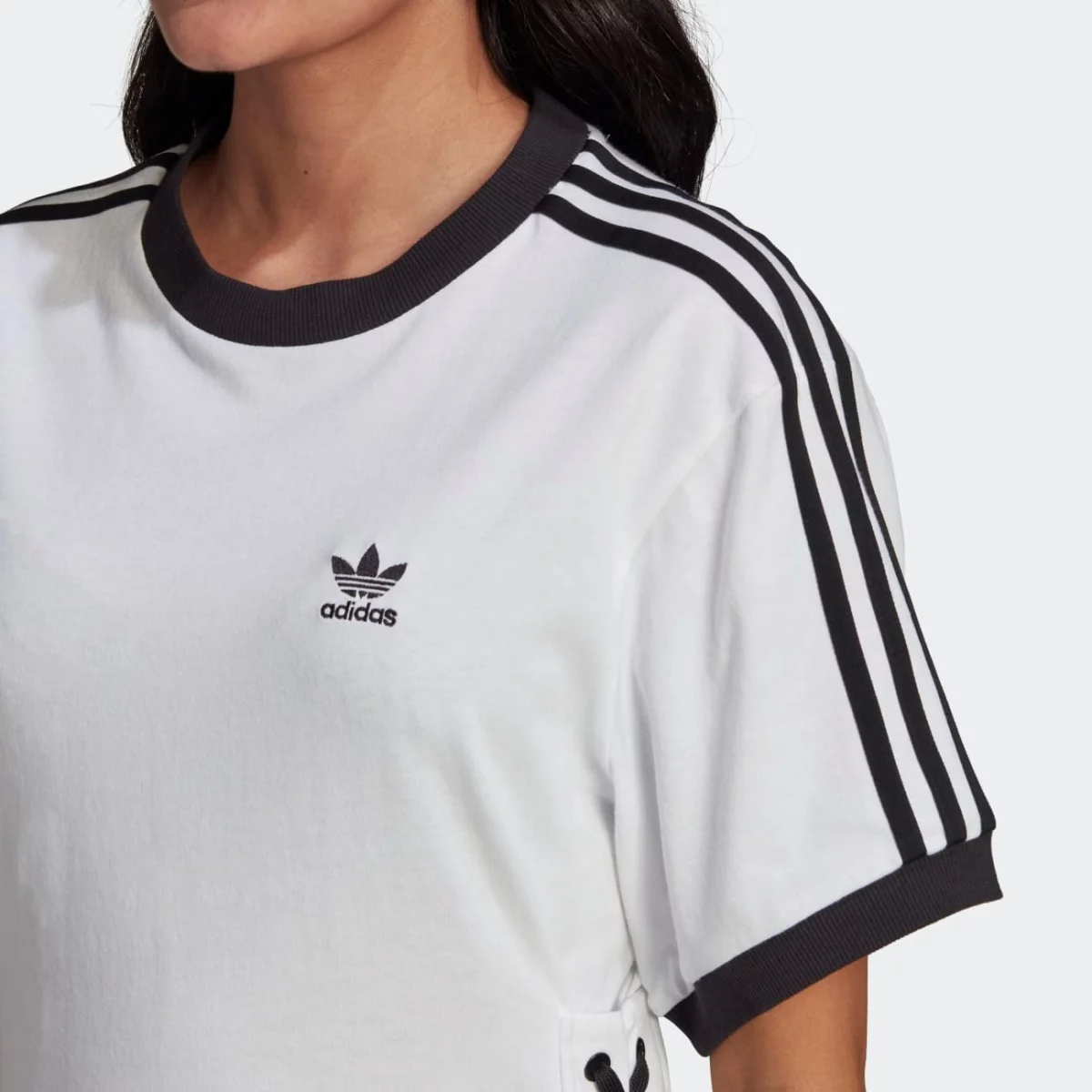 hk5062_7_apparel_on-model_detail-view-1_grey-huge-665794f81bd4f