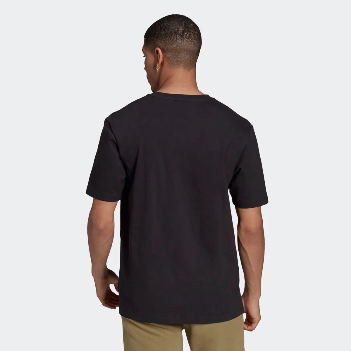 h09067_app_on-model_back_gradient-huge-6657628bcf1f6