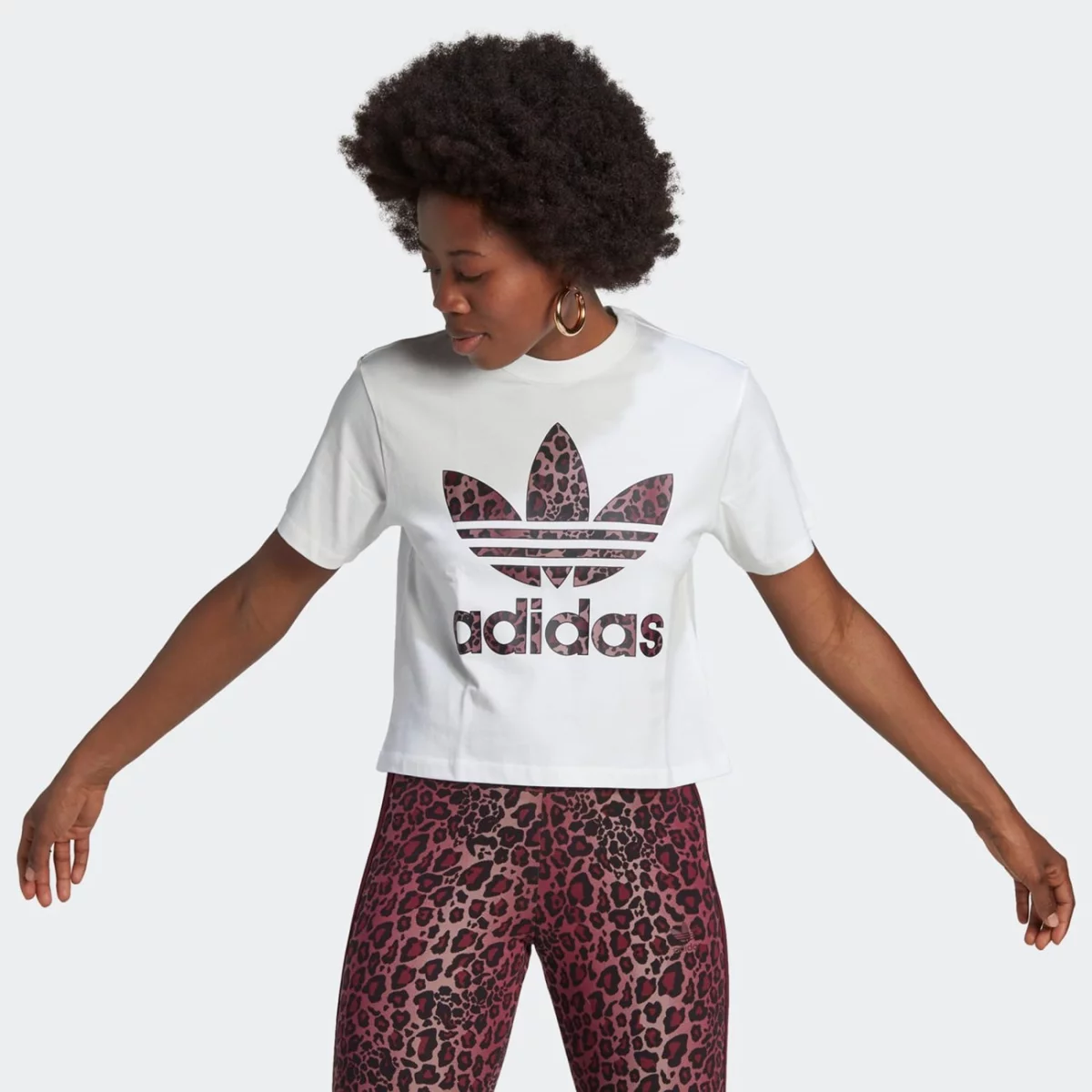 hk5186_3_apparel_on-model_standard-view_grey-huge-665794953297c