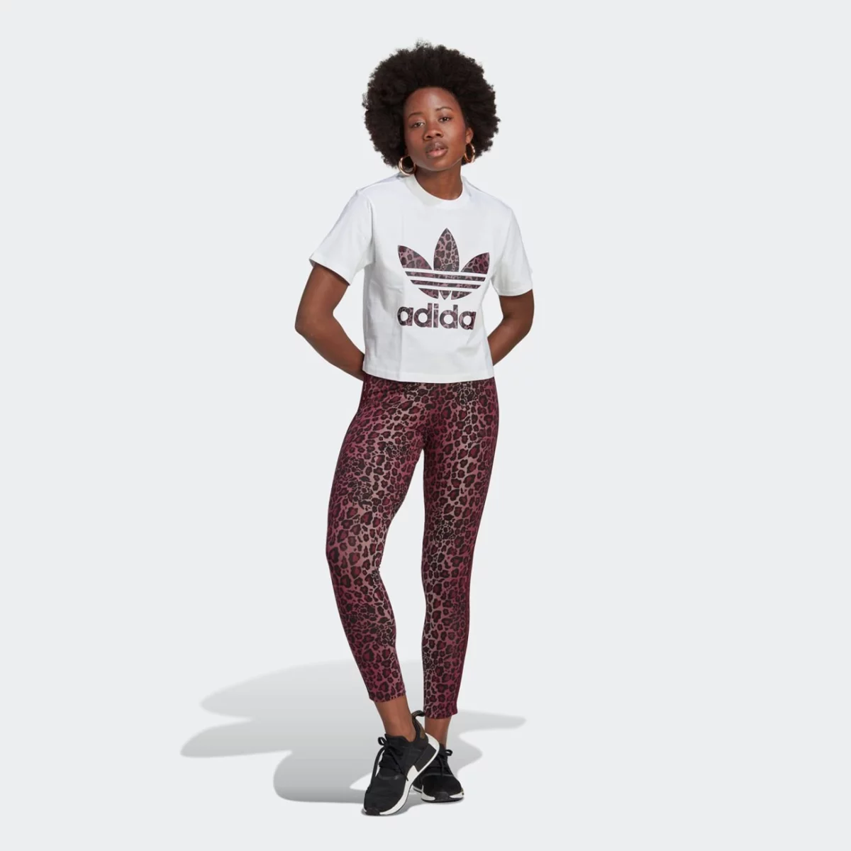 hk5186_7_apparel_on-model_standard-outfit-view_grey-huge-6657949804c17