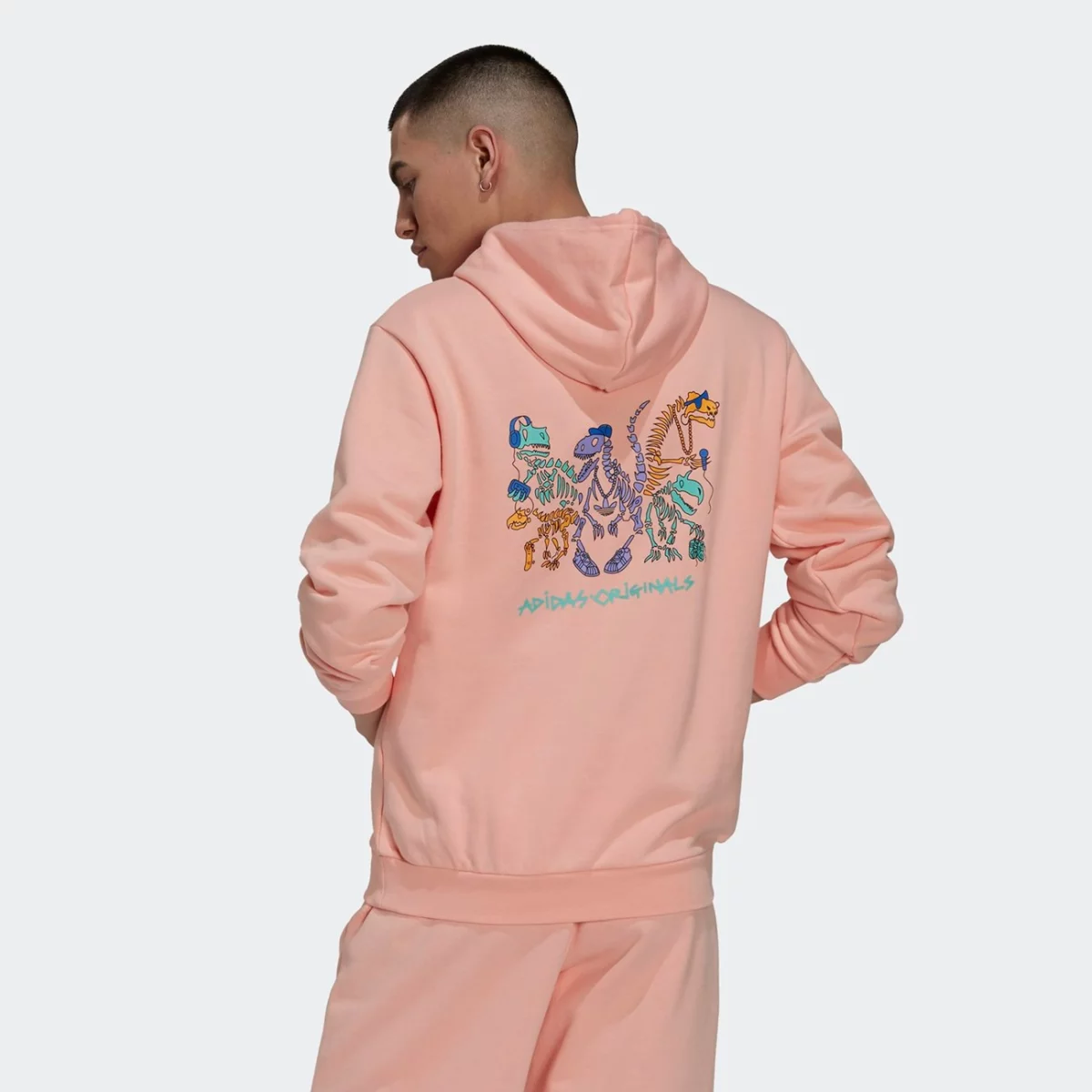 h13443_app_on-model_back_gradient-huge-6657637ea4385