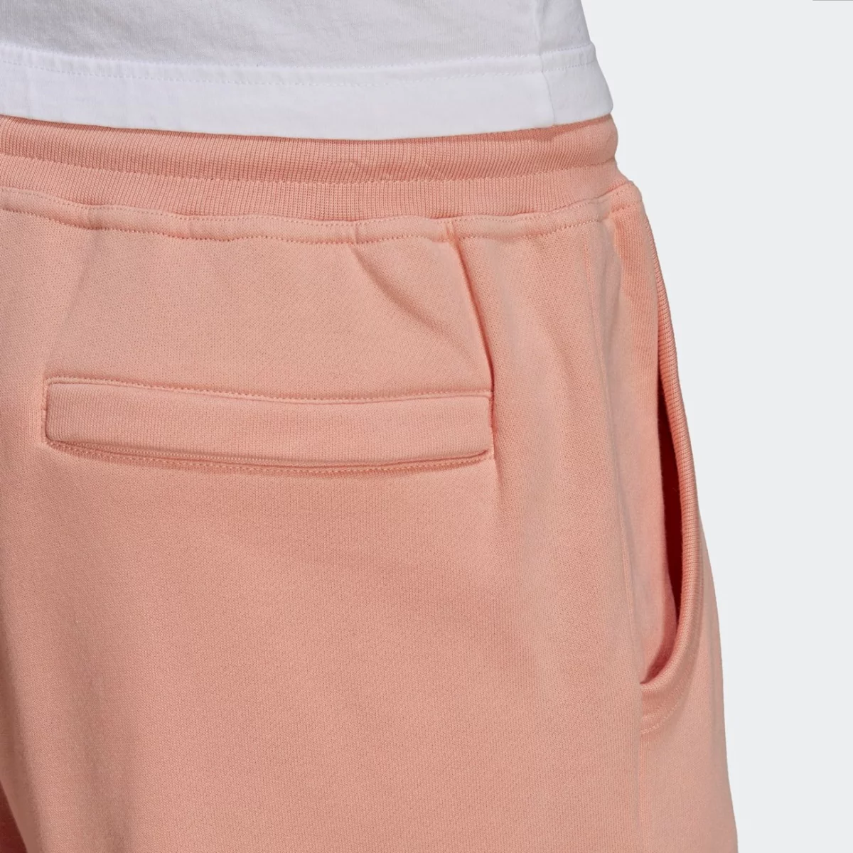 gn3287_app_on-model_detail-2_gradient-huge-66575640a6f70