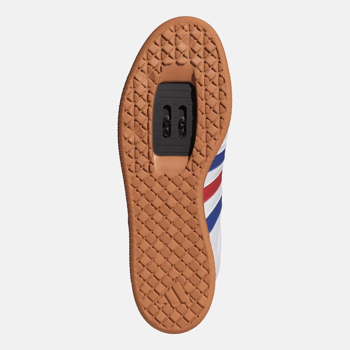 ie0230_4_footwear_photography_bottom-view_transparent-huge-6658440010be9